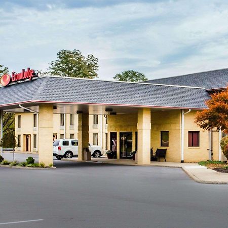 Econo Lodge Mifflintown Bagian luar foto