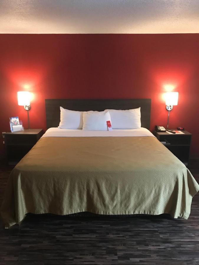 Econo Lodge Mifflintown Bagian luar foto