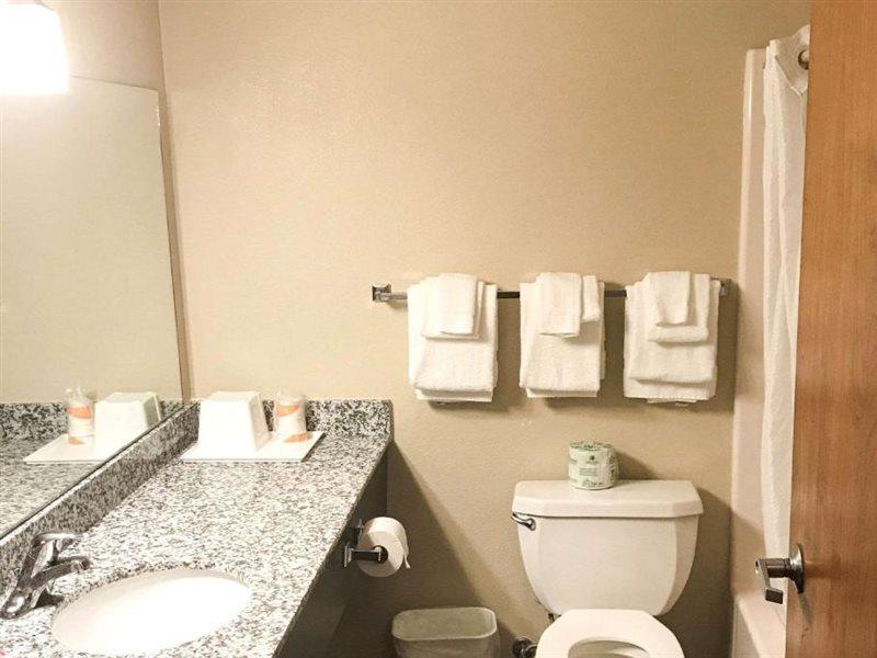 Econo Lodge Mifflintown Bagian luar foto