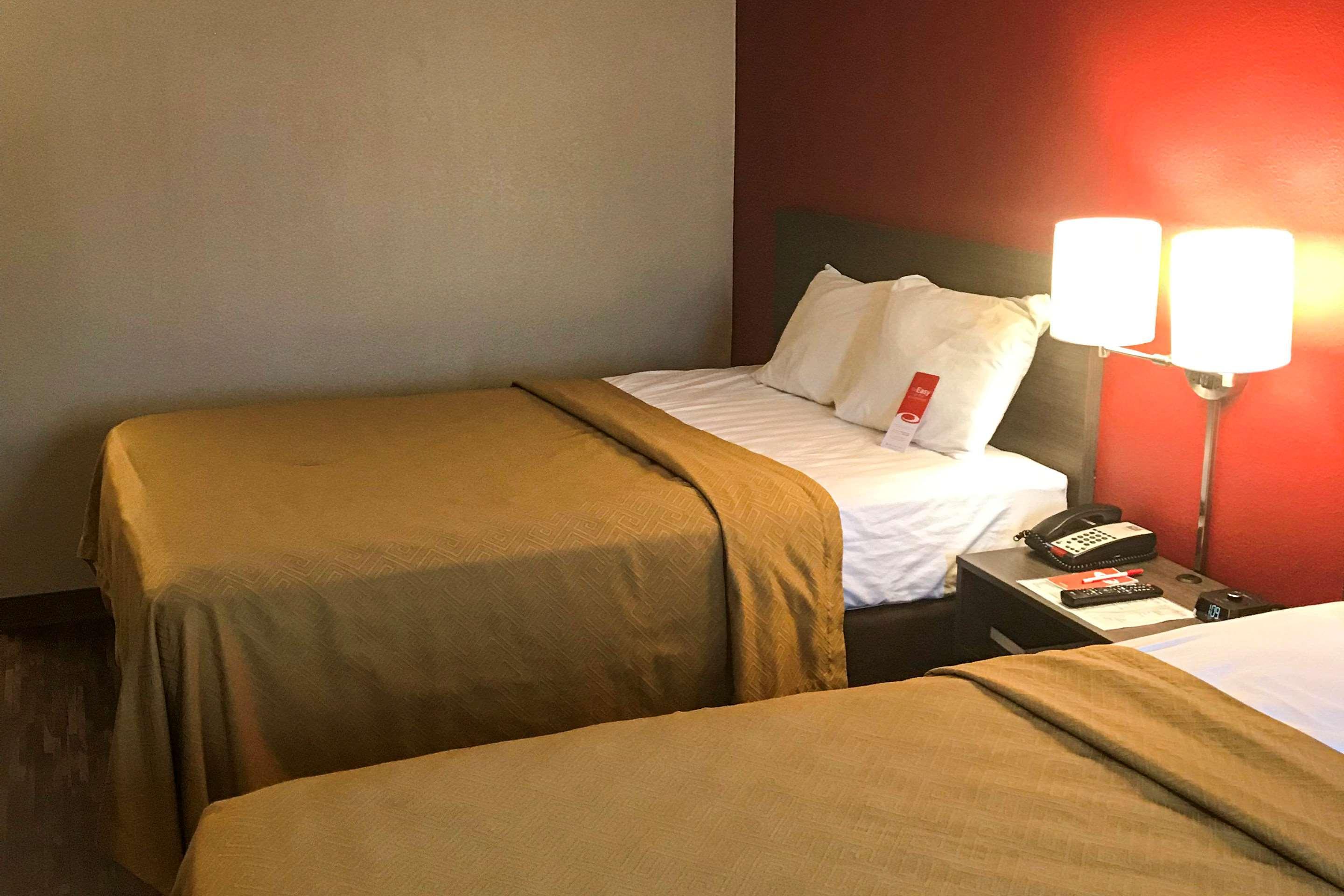 Econo Lodge Mifflintown Bagian luar foto