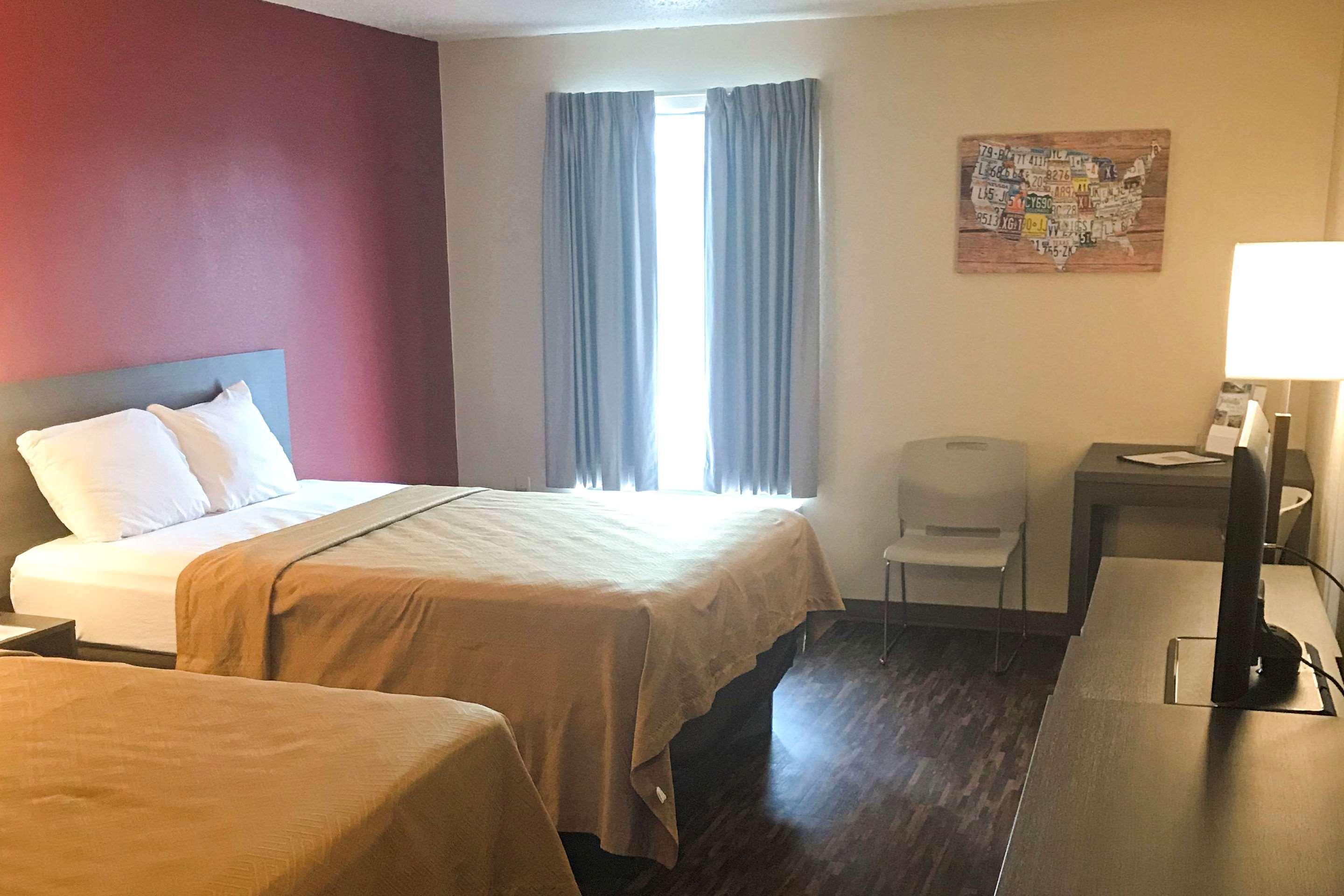 Econo Lodge Mifflintown Bagian luar foto
