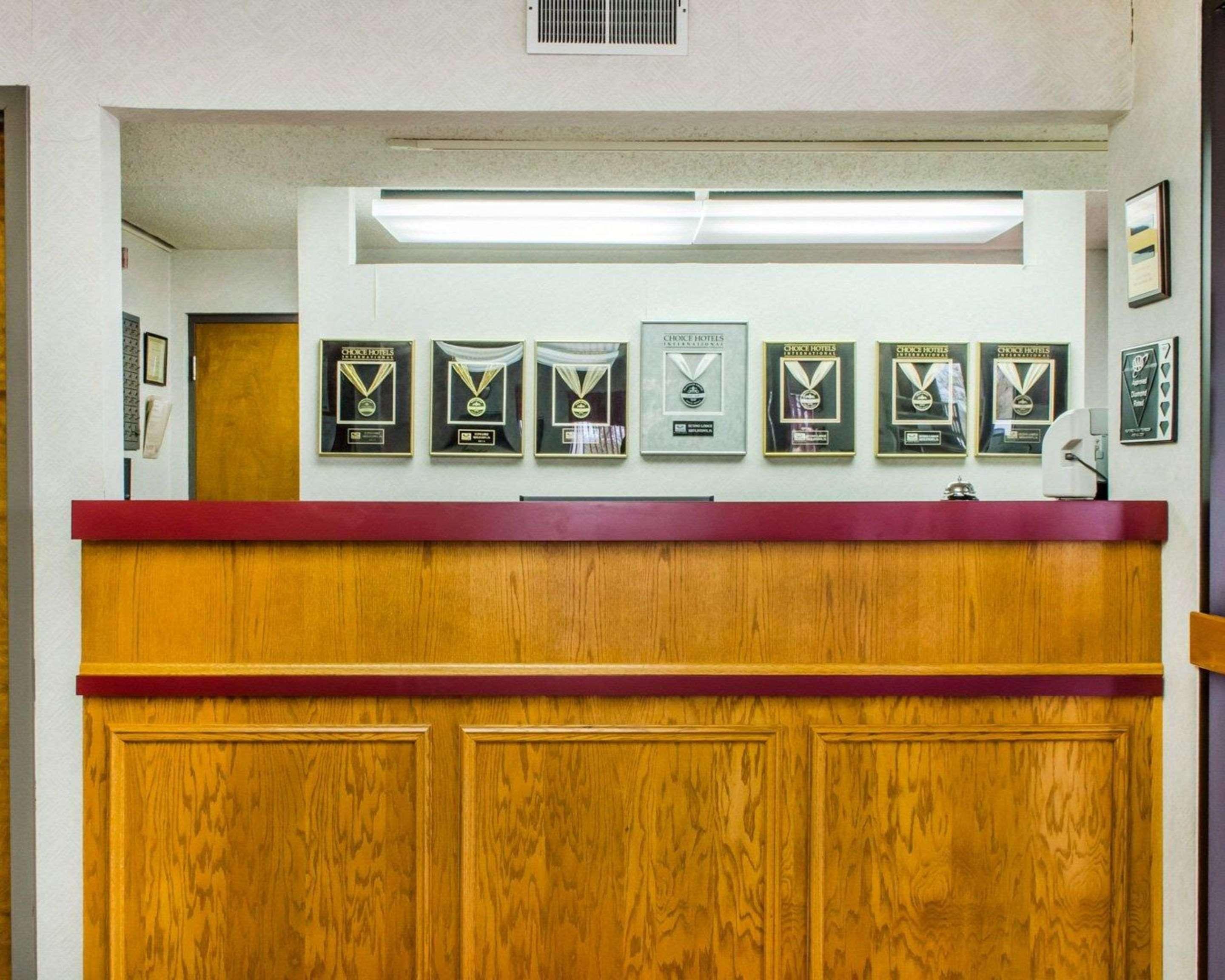 Econo Lodge Mifflintown Bagian luar foto