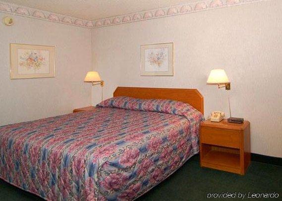 Econo Lodge Mifflintown Bagian luar foto