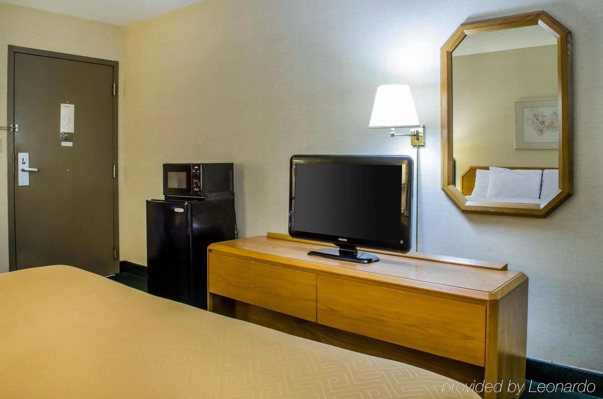 Econo Lodge Mifflintown Bagian luar foto