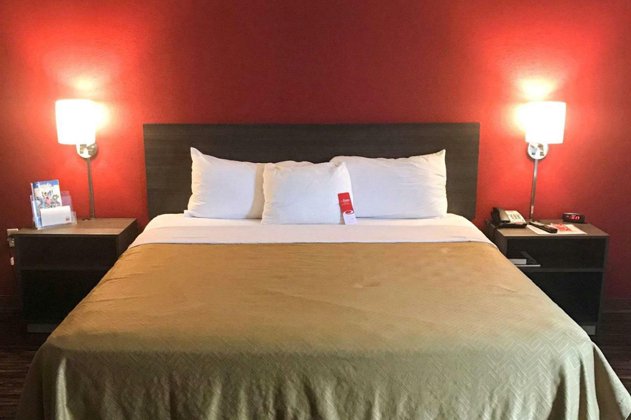 Econo Lodge Mifflintown Bagian luar foto
